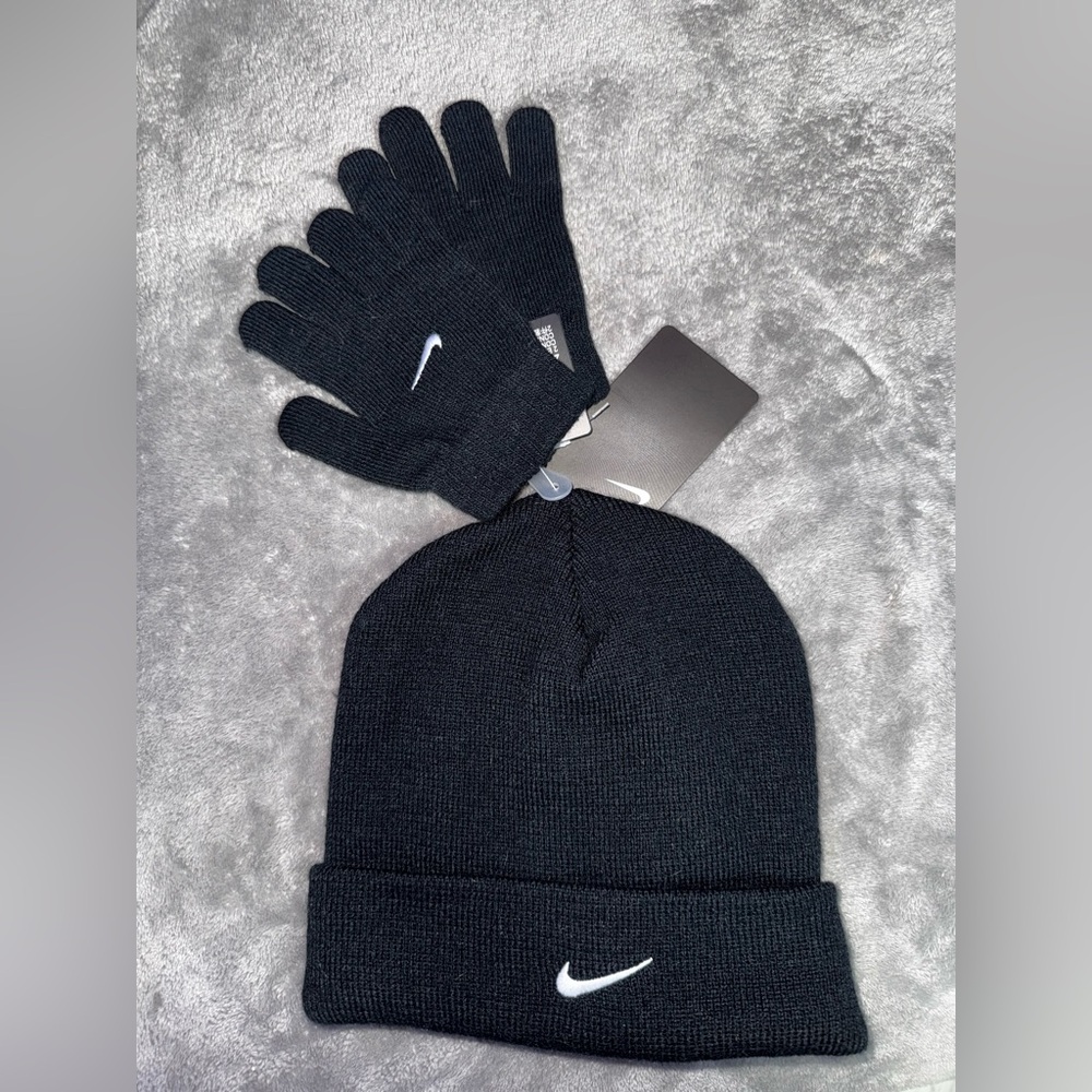 Brand New Youth Black 2PC Hat & Gloves set